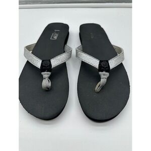 Yellow Box Womens Silver Glitter Flip Flop Sandals Black Flat Thong Shoes 10.5in